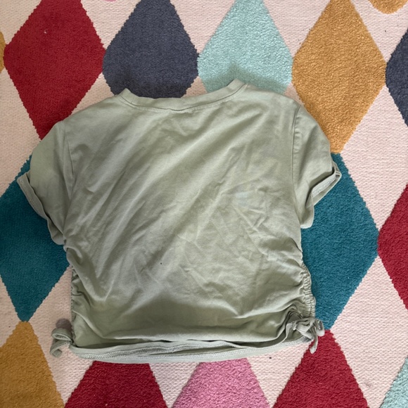 Girls mushroom cropped Tee size 11-12 - Picture 2 of 3